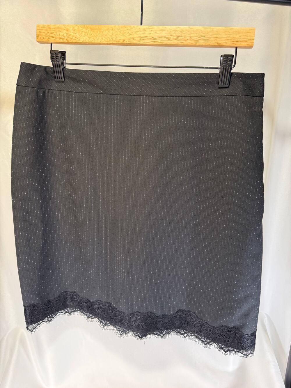 LOFT Womens 10 Black Pinstripe Pencil Skirt Lace Hem Lined Side Zip Career